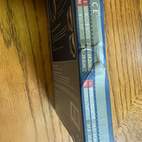 Elbow support sleeve - Picture 7 of 10